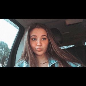 Meet your Posher, Kayli